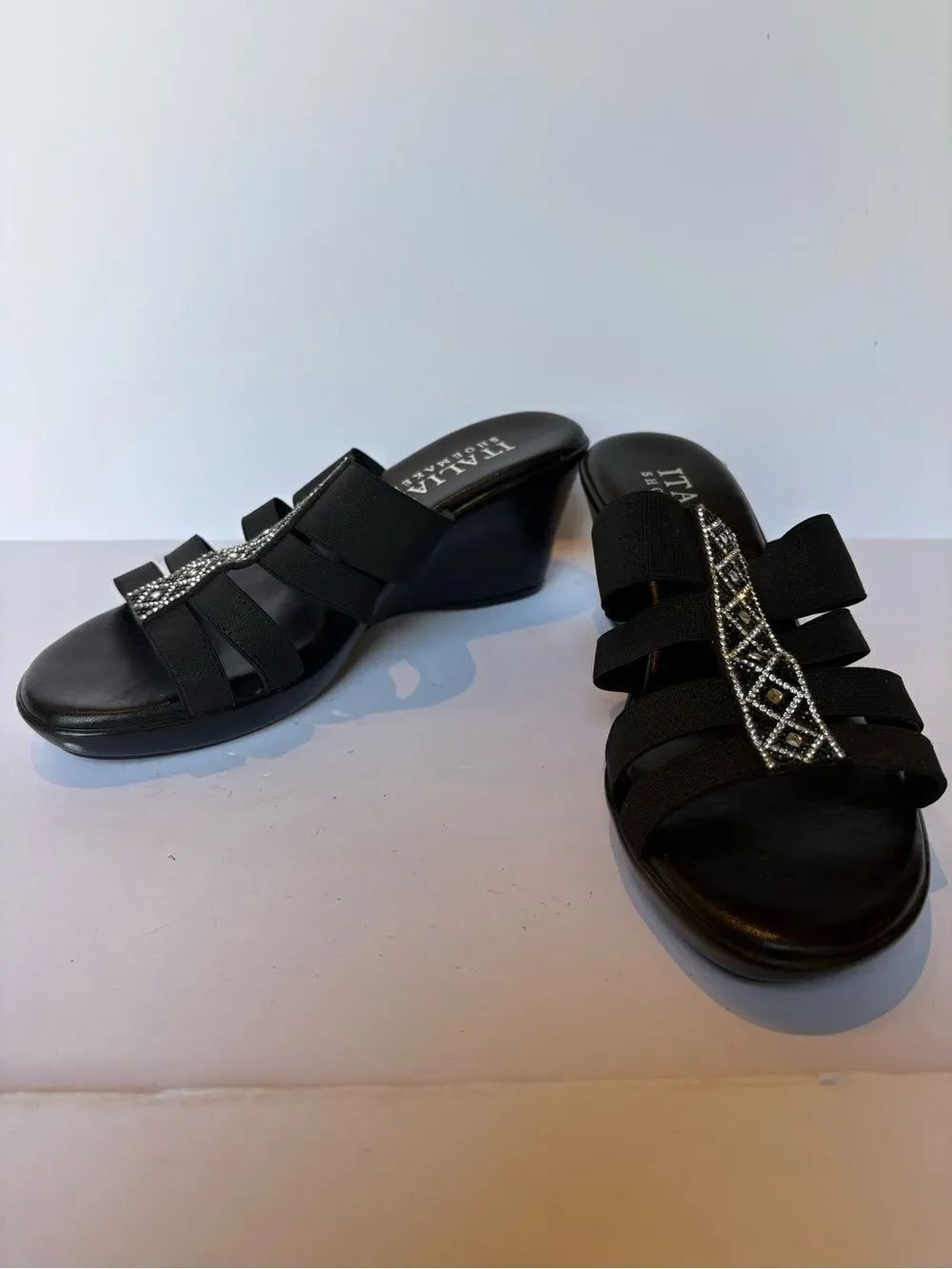 Italian shoemaker Women's jeweled wedge sandals Black size 7 1/2"